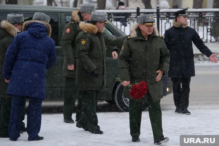 Такие шапки офицеры носили до указа президента