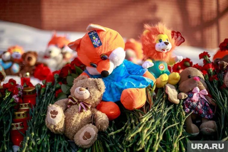 Одна из свечей уничтожила весь мемориал