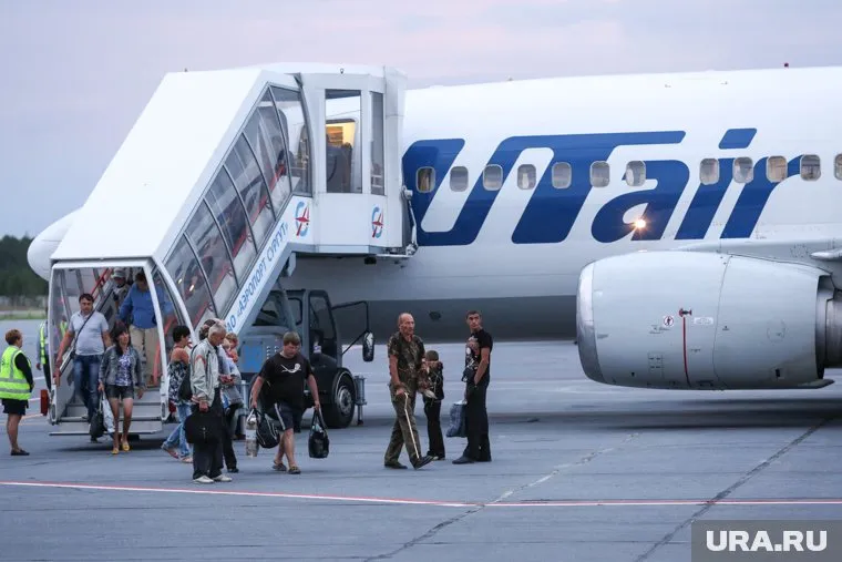 В Тарко-Сале из-за непогоды размокла полоса