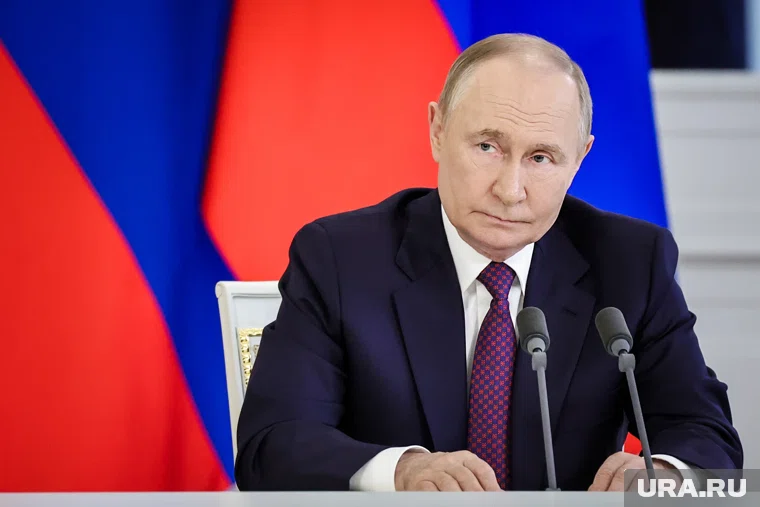 Владимир Путин поздравил главу Южной Осетии Гаглоева с Днем Республики