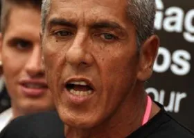 Звезду «Такси» застукали с русской моделью plus-size, потерявшей юбку в Каннах