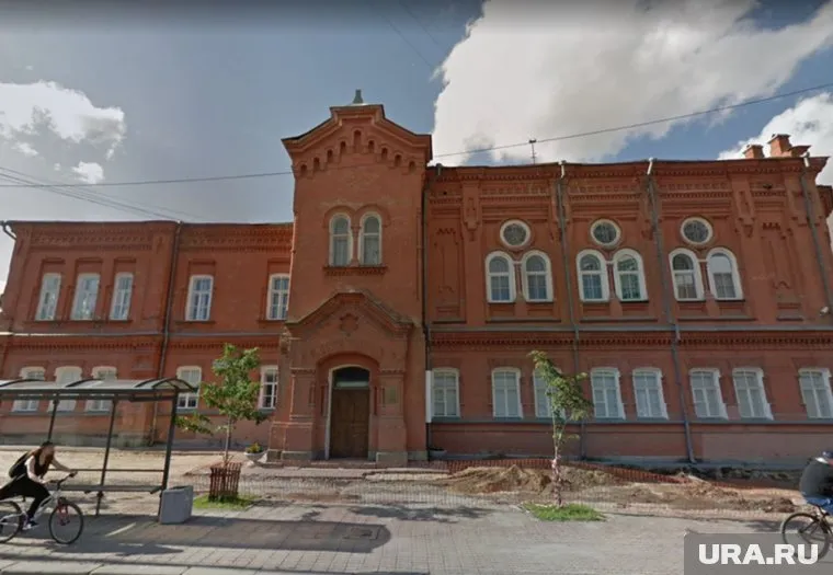 Здание, в котором находится Хоровой лицей, было построено в 1901 году