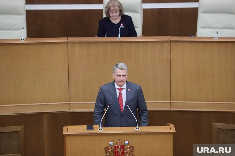 Александр Ивачев обещает отремонтировать треть школ в регионе