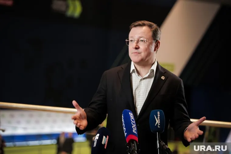 Дмитрий Азаров сделал заявление о завершении работы в должности губернатора