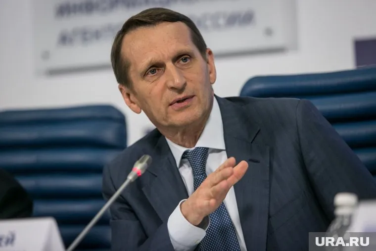 Близкие главы внешней разведки РФ Сергея Нарышкина хотели сменить место жительства