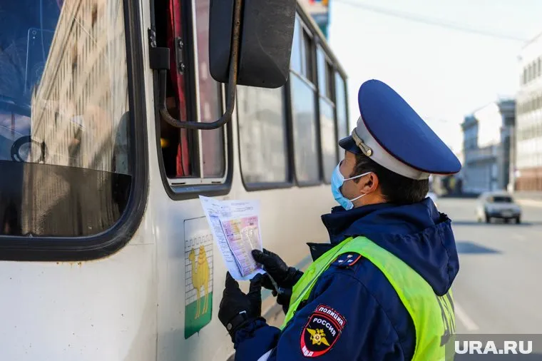В обстоятельствах аварии разбирается ГИБДД