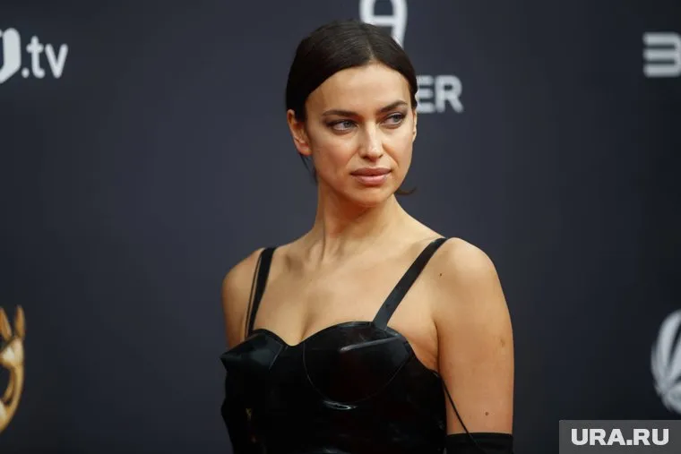 Фотография Ирины Шейк появилась на сайте модного дома