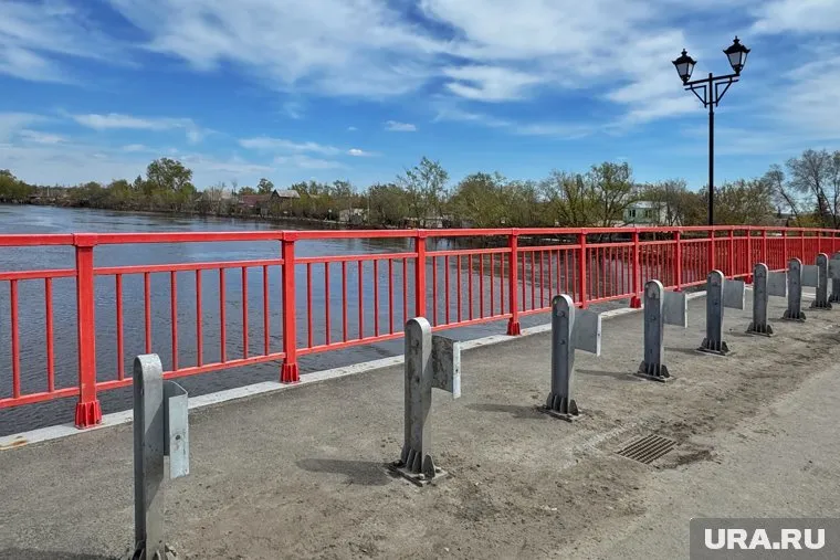 Мост соединяет два курганских села (архивное фото)