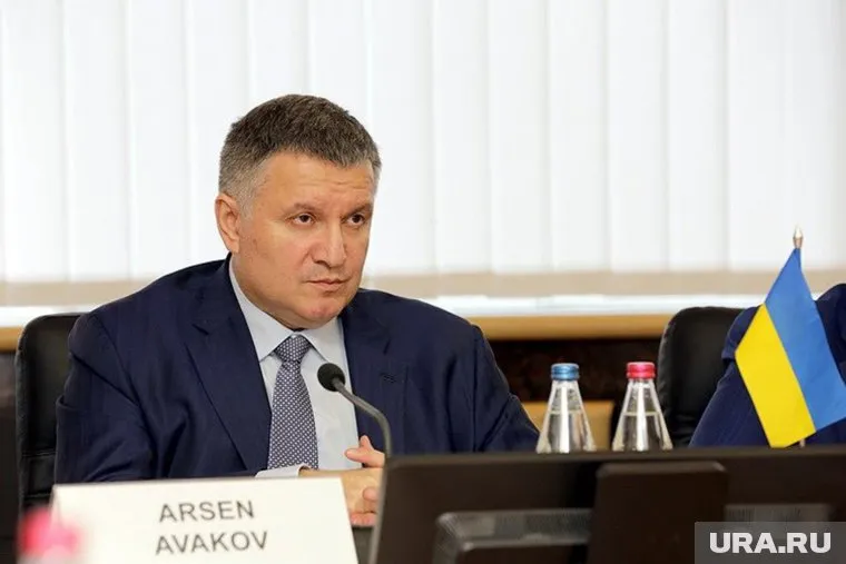 Глава МВД Украины готовит полицию и нацгвардию к операции в Донбассе