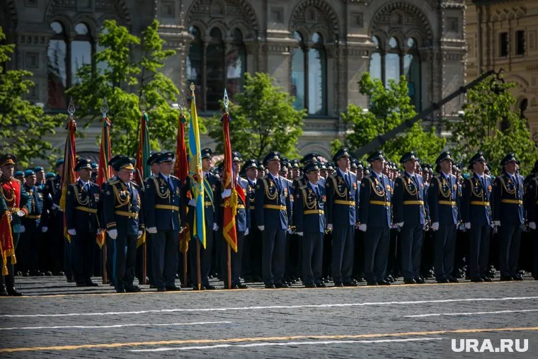 Отметим, что факт ЧП во время парада  на Красной площади подтвердил телеведущий Владимир Соловьев