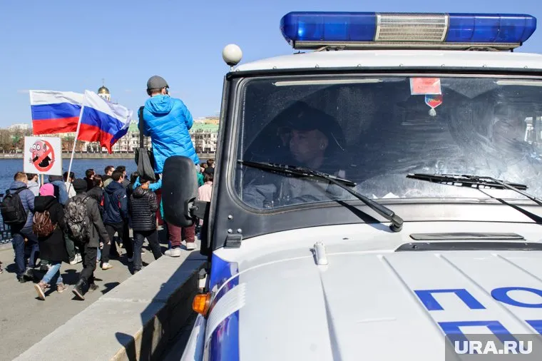 Вместо заявленных 60 тыс. участников на митинги пришло чуть более 17 тыс. человек