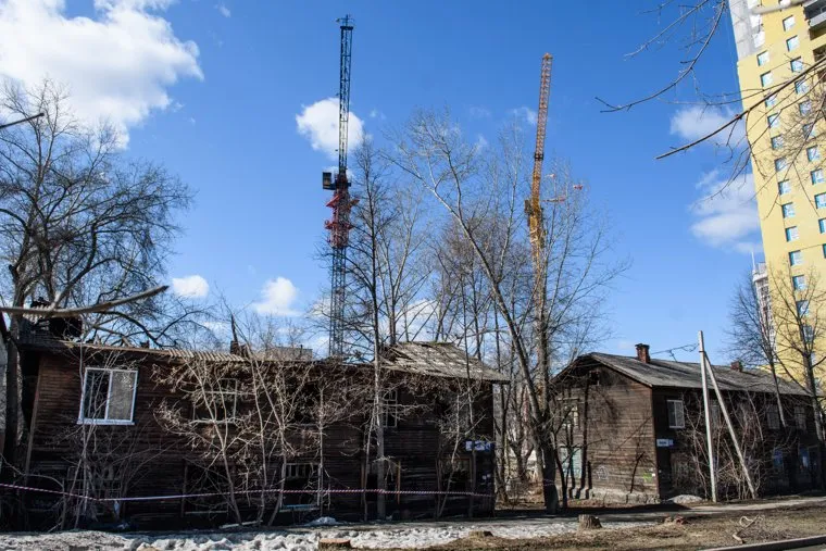 Последствия пожара на улице Омская, 91. Екатеринбург