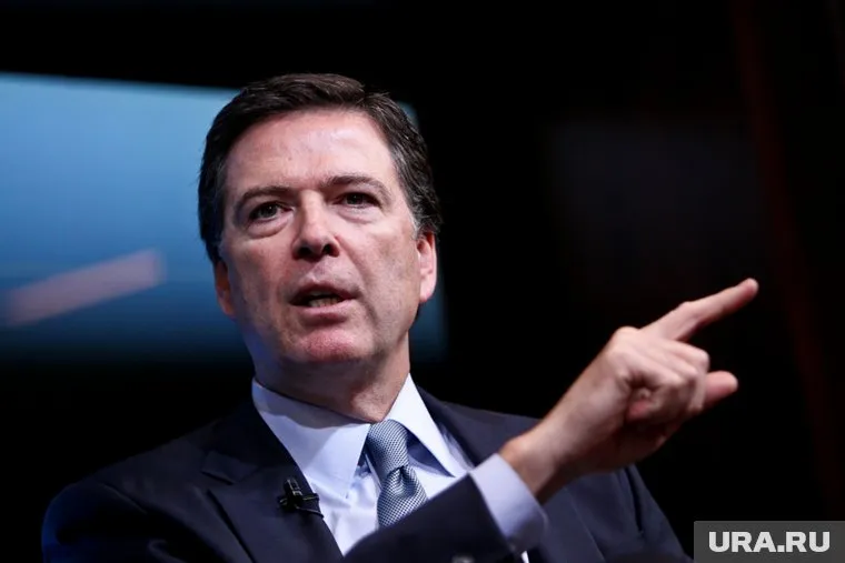 Джеймс Коми опубликовал свои мемуары