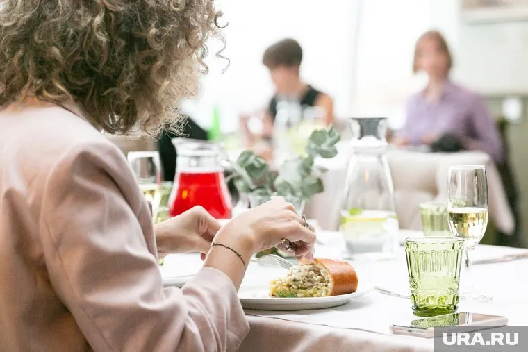 Чаще всего истерики устраивают в ресторанах женщины