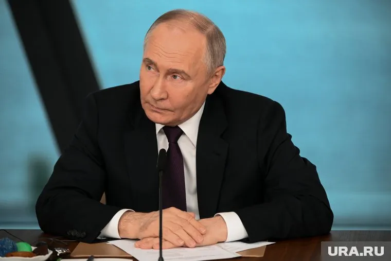 Владимир Путин встретился с главой банка БРИКС в Константиновском дворце