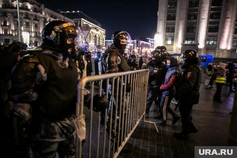 После решения суда по делу Алексея Навального в Москве прошли несанкционированные митинги