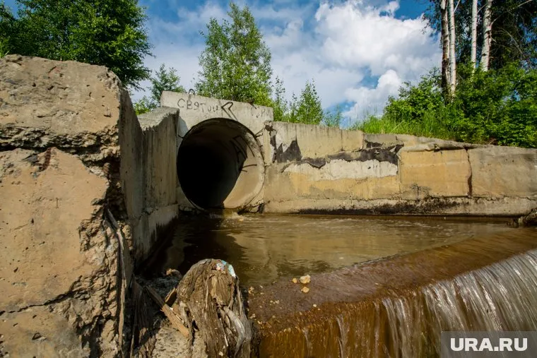 На предприятии, сбрасывающем сточные воды в реку, уже принимают меры