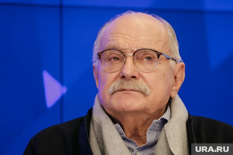Никита Михалков заявил, что во время обеда с Ильхамом Алиевым ему позвонил Владимир Путин