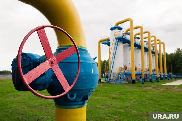 Латвия вновь начала получать газ и России