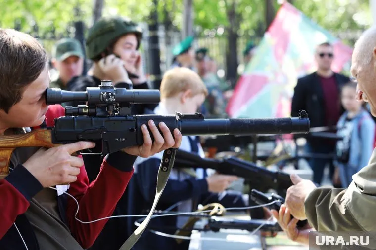 В этом году праздник приурочен к 103-ей годовщине со дня образования пограничной службы ФСБ России