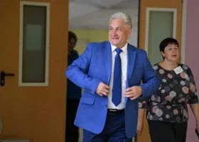 Завуча лицея, попавшего в ЛГБТ*-скандал, пытается наказать министр