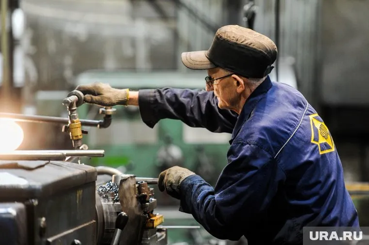 В ХМАО резко возросло число вакансий для пенсионеров