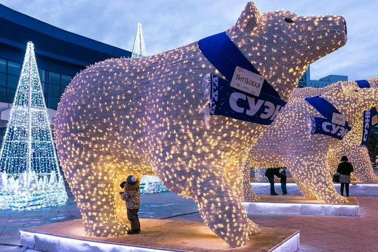 Фигуры белых медведей. Тюмень