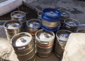 Тюменские бизнесмены скупают магазины разливных напитков