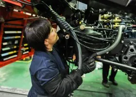 Ремонтировать иномарки в России станет дешевле и быстрее