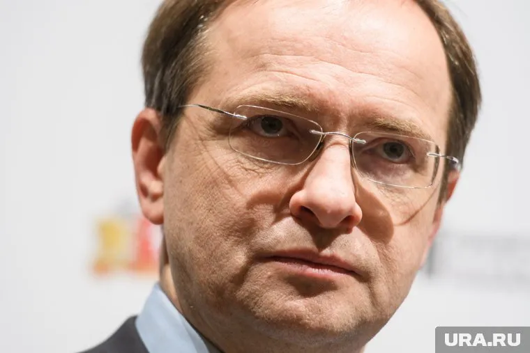 Одной из главных задач российской делегации является установление прочного мира, сказал Мединский