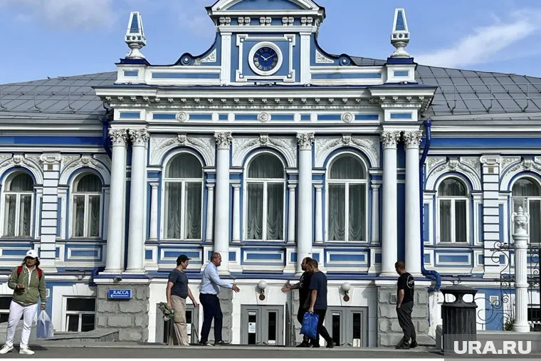 В ТЮЗе приносят искренние извинения за возможные неудобства