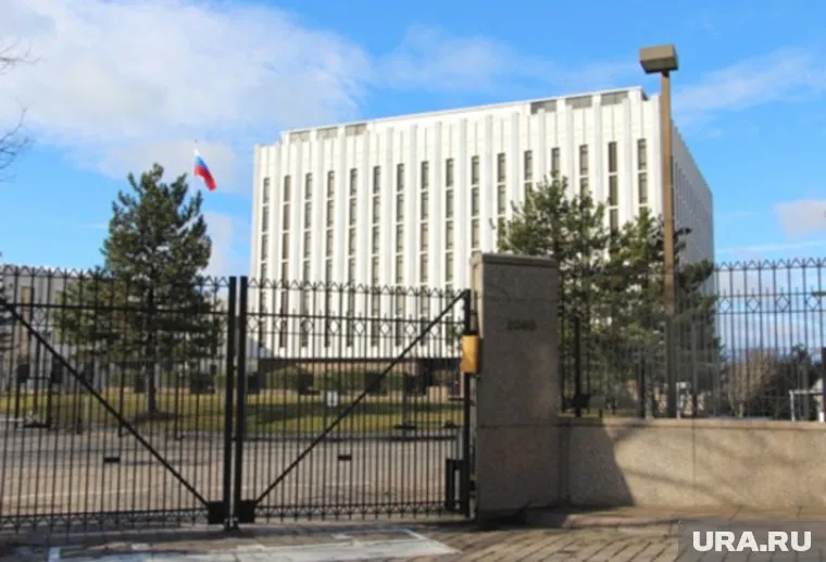 Посольство РФ в США сравнимо с осажденной крепостью, заявил Анатолий Антонов