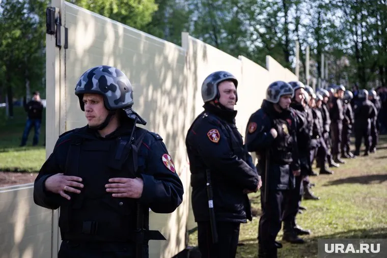 Правоохранителям дан приказ по возможности не применять силу