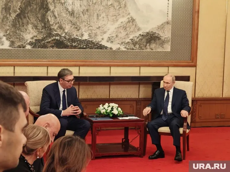 Вучич поблагодарил Путина за поддержку сербского народа 