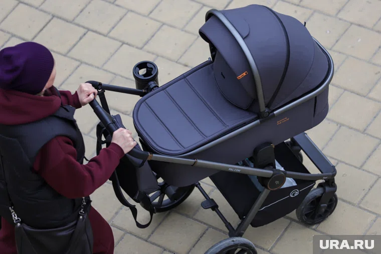 Девушка несколько лет играла роль матери