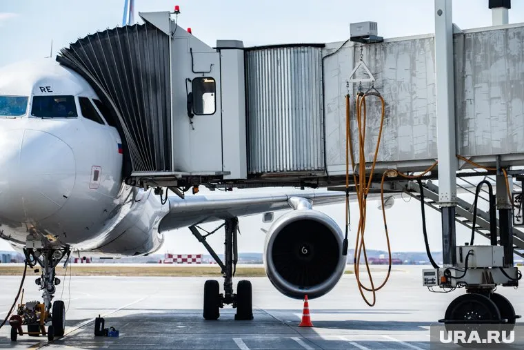 Сейчас ищут резервный борт, чтобы вывезти пермяков