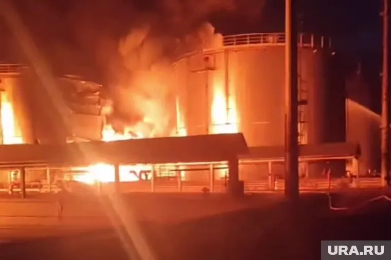 Пожар в Пролетарске продолжается уже четвертый день