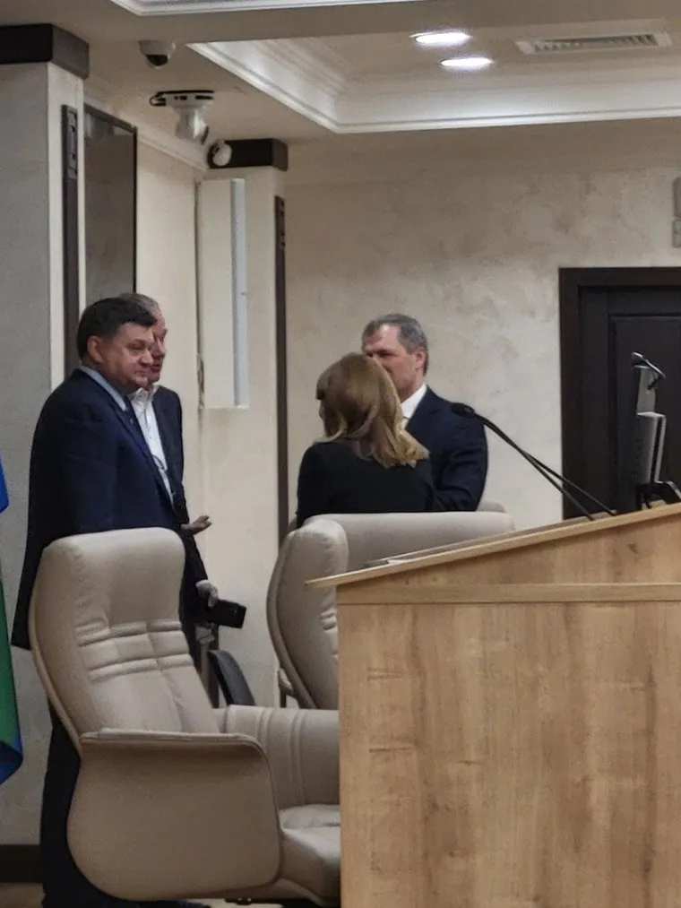 Орлов и Кириллов вышли до окончания заседания, закрывали его Олег Чемезов и Иван Квитка