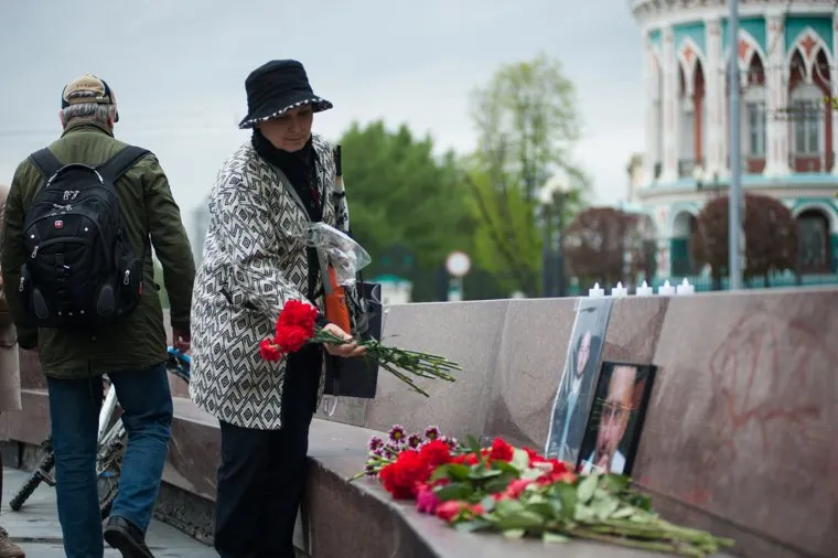 Акция памяти Аркадия Бабченко на площади Труда (необработанные). Екатеринбург