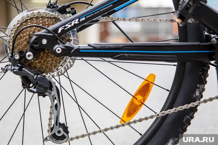 Спортивные велосипеды продавали в магазине