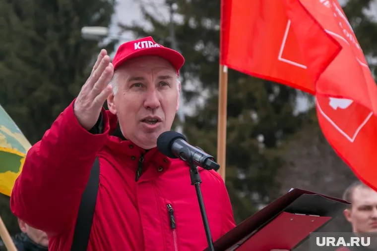 Яков Сидоров считает, что его баннеры сняли незаконно