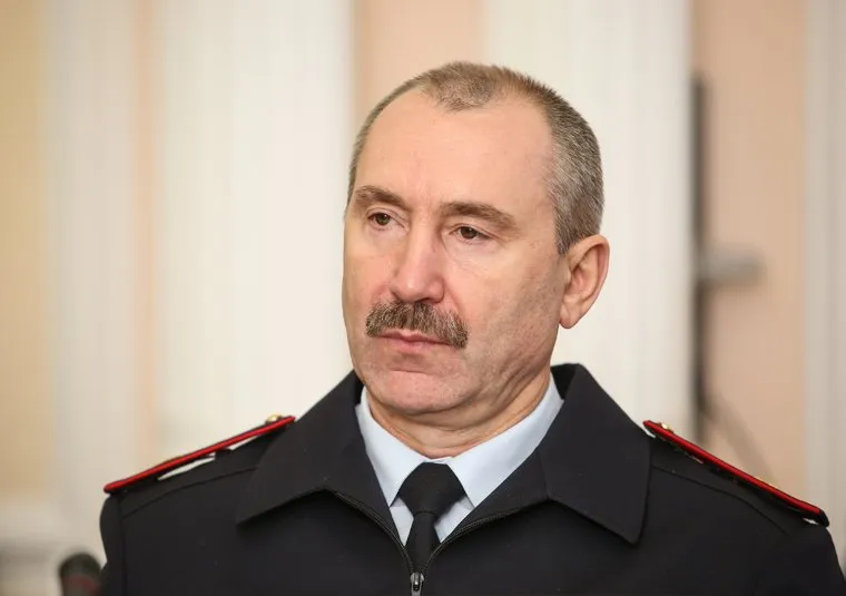 Ханты-Мансийск. Чиновники, романица василий