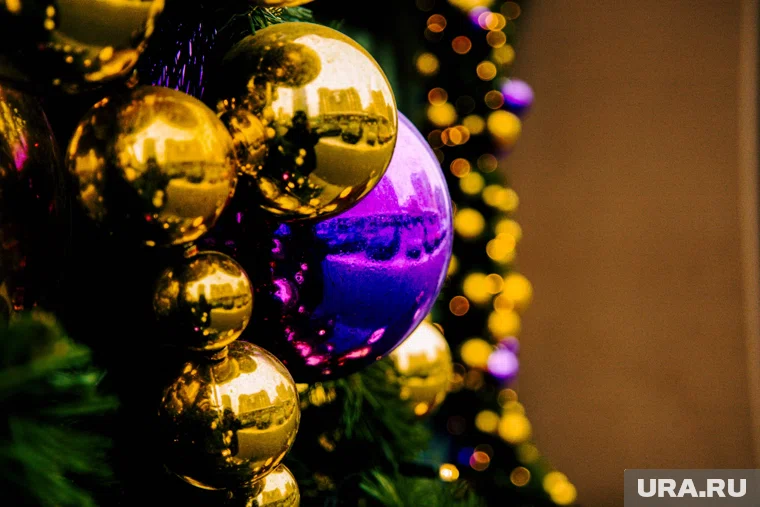 Почтовые ящики располагаются у елок в каждом из парков