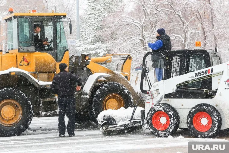 На улицы Нижнего Тагила вывели уборочную технику