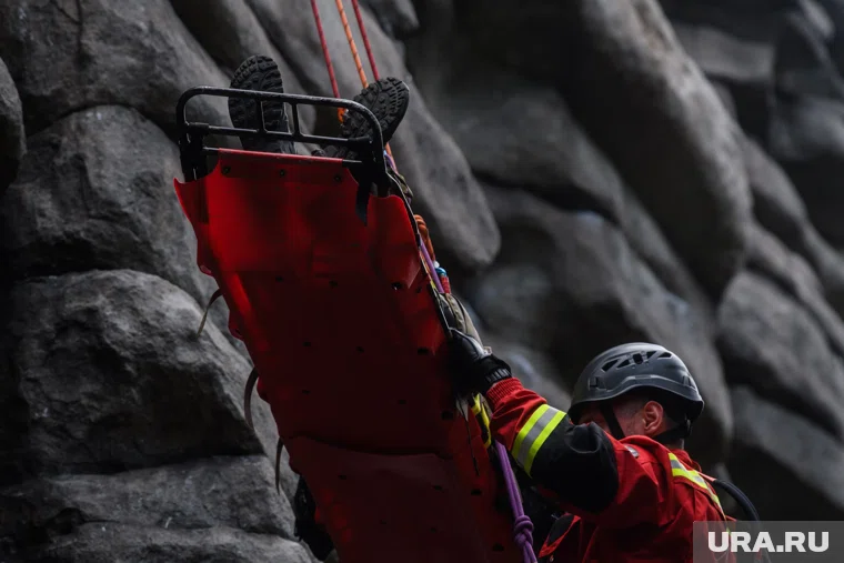 Спасатели высадились на Вилючинском вулкане для эвакуации травмированных туристов