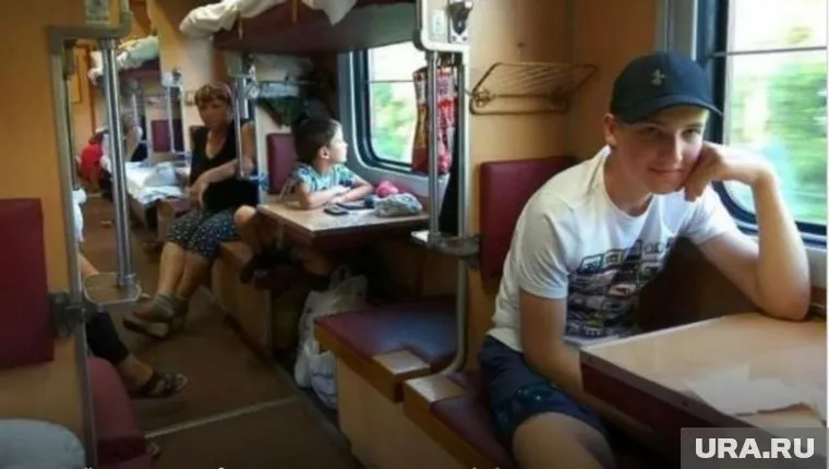 Сын Лукашенко ездит в плацкарте