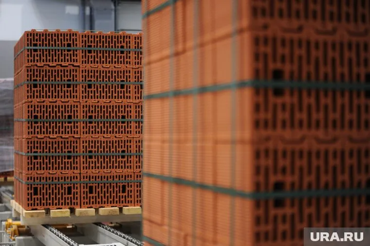 Здание недостроенного кирпичного завода продается за три миллиона рублей