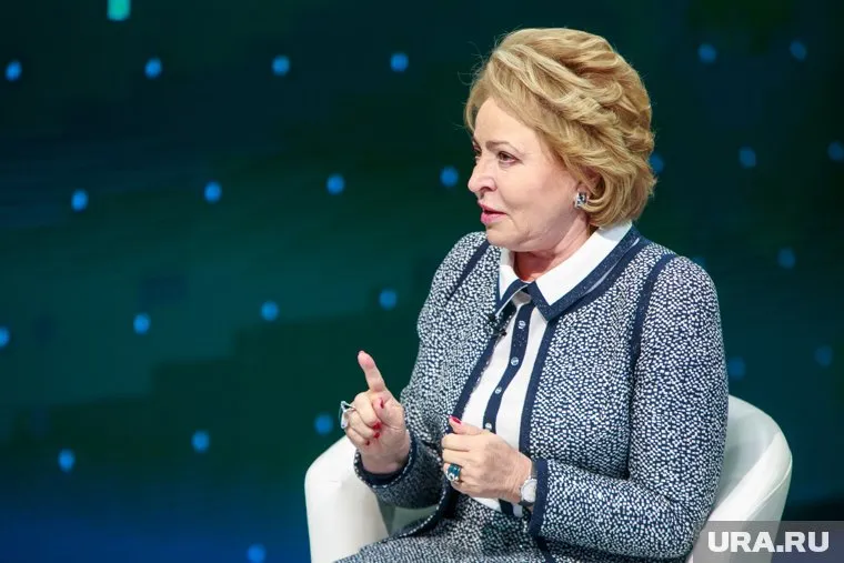 Матвиенко припомнили дорогие украшения и наряды