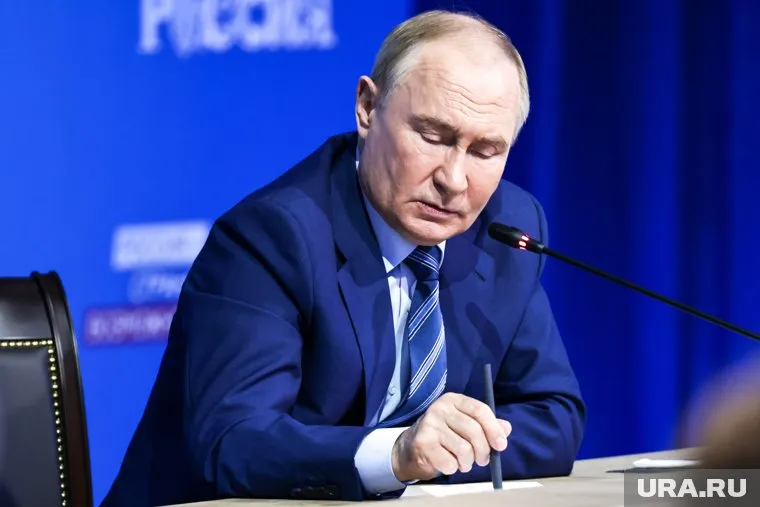 Президент РФ Владимир Путин подписал закон о признании нежелательными компании с участием иностранных госорганов