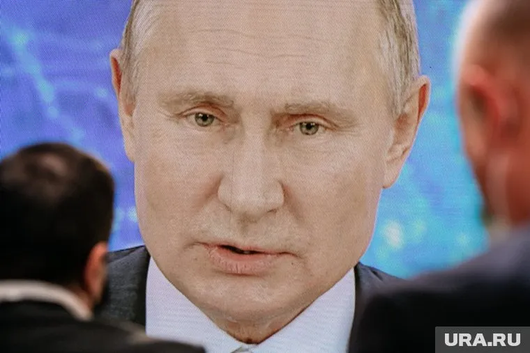 Владимир Путин заступился за своего кума Виктора Медведчука